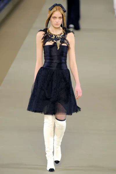 Look 30